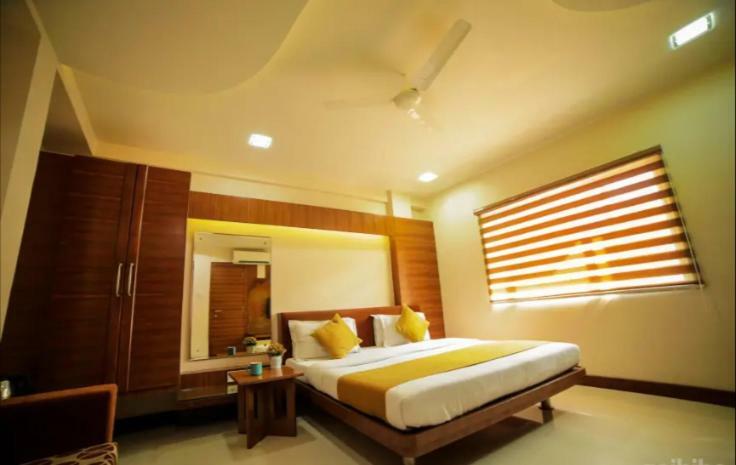 Hotel Gk Palace بوبال المظهر الخارجي الصورة
