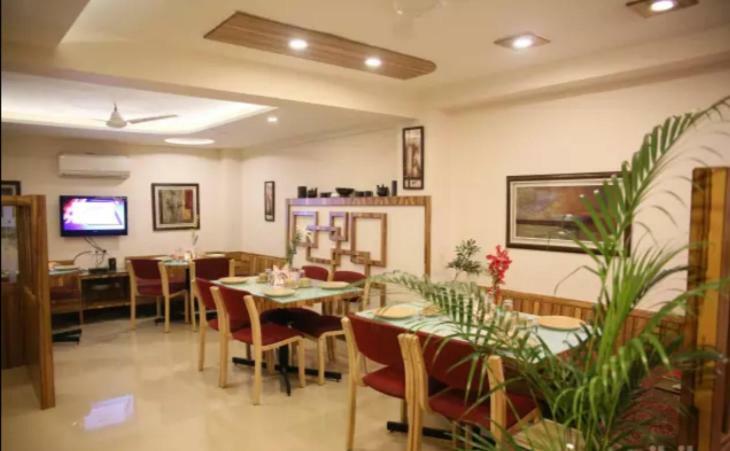 Hotel Gk Palace بوبال المظهر الخارجي الصورة